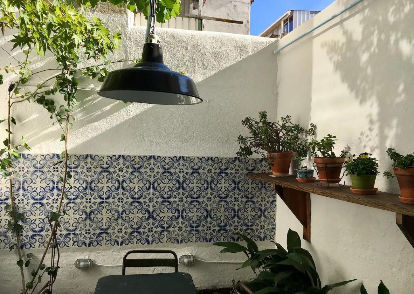 Flh Graca Vintage With Interior Garden Apartamento *